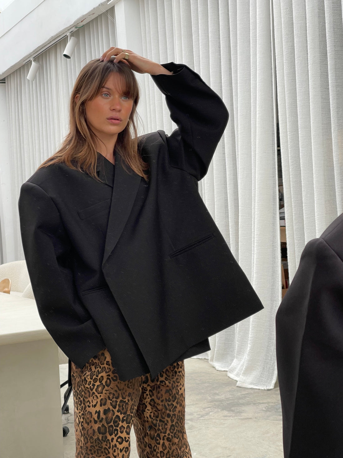 美品 L'Appartement Lisiere Side Slit Coat Posey oversized side slit blazer – Lizz Loves