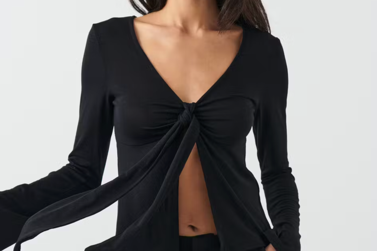 Top Julie atado de manga larga