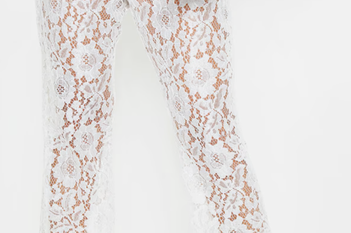 Pantalones de encaje transparente Gina